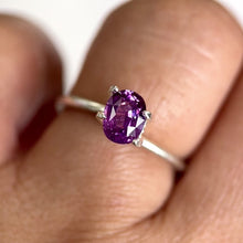 Load and play video in Gallery viewer, 0.91 ct. Oval Purple Sapphire