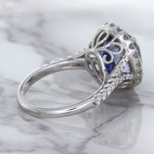 Load image into Gallery viewer, 7.86ct Oval Blue Sapphirewith diamond halo in 18K White Gold