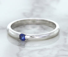 Load image into Gallery viewer, 0.10ct Round Blue Sapphire Ring in 18K White Gold