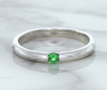 Load image into Gallery viewer, 0.10ct Round Tsavorite Ring in 18K White Gold