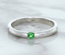Load image into Gallery viewer, 0.10ct Round Tsavorite Ring in 18K White Gold