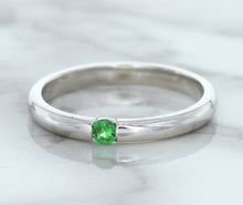 Load image into Gallery viewer, 0.10ct Round Tsavorite Ring in 18K White Gold
