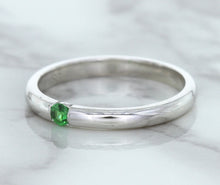 Load image into Gallery viewer, 0.10ct Round Tsavorite Ring in 18K White Gold