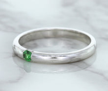 Load image into Gallery viewer, 0.10ct Round Tsavorite Ring in 18K White Gold