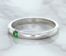 Load image into Gallery viewer, 0.10ct Round Tsavorite Ring in 18K White Gold