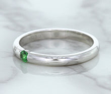 Load image into Gallery viewer, 0.10ct Round Tsavorite Ring in 18K White Gold