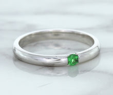 Load image into Gallery viewer, 0.10ct Round Tsavorite Ring in 18K White Gold