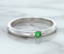Load image into Gallery viewer, 0.10ct Round Tsavorite Ring in 18K White Gold