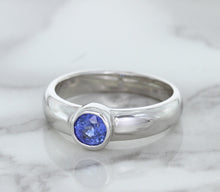 Load image into Gallery viewer, 0.74ct Round Blue Sapphire Ring in 14K White Gold