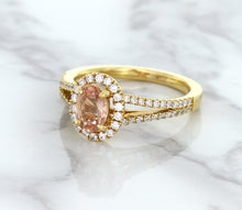 Load image into Gallery viewer, 0.96ct Oval Padparadscha Ring with Diamond Halo in 18K Rose Gold