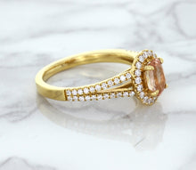 Load image into Gallery viewer, 0.96ct Oval Padparadscha Ring with Diamond Halo in 18K Rose Gold