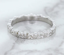 Load image into Gallery viewer, 2.5mm Scalloped Band in 14K White Gold