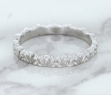 Load image into Gallery viewer, 2.5mm Scalloped Band in 14K White Gold