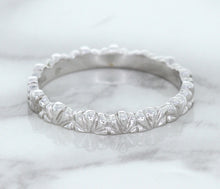 Load image into Gallery viewer, 2.5mm Scalloped Band in 14K White Gold