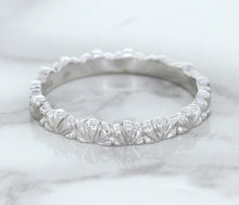 Load image into Gallery viewer, 2.5mm Scalloped Band in 14K White Gold