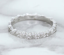 Load image into Gallery viewer, 2.5mm Scalloped Band in 14K White Gold