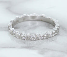 Load image into Gallery viewer, 2.5mm Scalloped Band in 14K White Gold