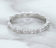 Load image into Gallery viewer, 2.5mm Scalloped Band in 14K White Gold