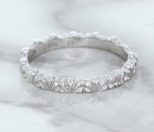Load image into Gallery viewer, 2.5mm Scalloped Band in 14K White Gold