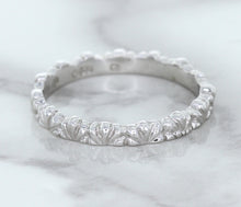 Load image into Gallery viewer, 2.5mm Scalloped Band in 14K White Gold