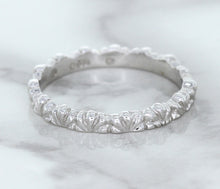 Load image into Gallery viewer, 2.5mm Scalloped Band in 14K White Gold