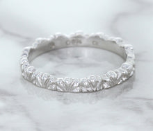 Load image into Gallery viewer, 2.5mm Scalloped Band in 14K White Gold