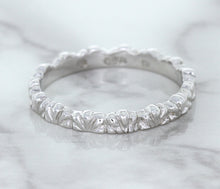 Load image into Gallery viewer, 2.5mm Scalloped Band in 14K White Gold