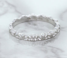 Load image into Gallery viewer, 2.5mm Scalloped Band in 14K White Gold