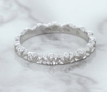 Load image into Gallery viewer, 2.5mm Scalloped Band in 14K White Gold