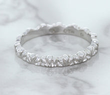 Load image into Gallery viewer, 2.5mm Scalloped Band in 14K White Gold