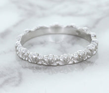 Load image into Gallery viewer, 2.5mm Scalloped Band in 14K White Gold