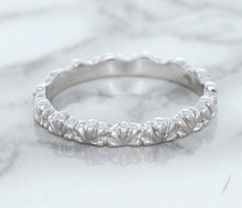Load image into Gallery viewer, 2.5mm Scalloped Band in 14K White Gold