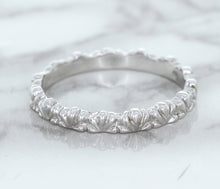 Load image into Gallery viewer, 2.5mm Scalloped Band in 14K White Gold