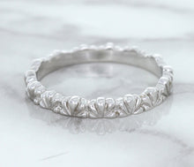 Load image into Gallery viewer, 2.5mm Scalloped Band in 14K White Gold