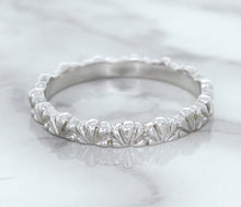 Load image into Gallery viewer, 2.5mm Scalloped Band in 14K White Gold