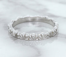 Load image into Gallery viewer, 2.5mm Scalloped Band in 14K White Gold