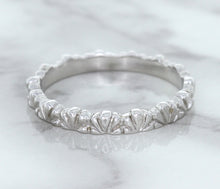 Load image into Gallery viewer, 2.5mm Scalloped Band in 14K White Gold