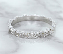 Load image into Gallery viewer, 2.5mm Scalloped Band in 14K White Gold