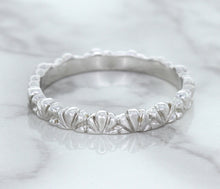 Load image into Gallery viewer, 2.5mm Scalloped Band in 14K White Gold