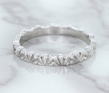 Load image into Gallery viewer, 2.5mm Scalloped Band in 14K White Gold