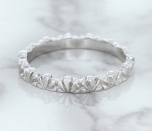 Load image into Gallery viewer, 2.5mm Scalloped Band in 14K White Gold