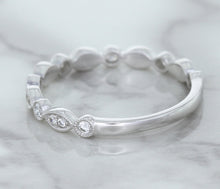 Load image into Gallery viewer, 0.23ctw Diamond Alternating Marquise Band in 18K White Gold