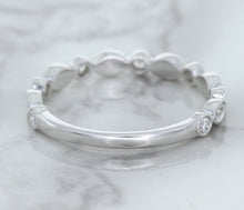 Load image into Gallery viewer, 0.23ctw Diamond Alternating Marquise Band in 18K White Gold