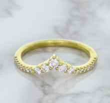 Load image into Gallery viewer, 0.38ctw Diamond Pointed Band in 18K Yellow Gold