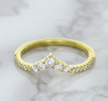 Load image into Gallery viewer, 0.38ctw Diamond Pointed Band in 18K Yellow Gold