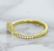 Load image into Gallery viewer, 0.38ctw Diamond Pointed Band in 18K Yellow Gold
