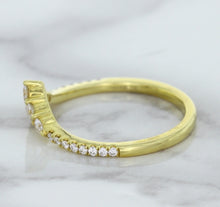 Load image into Gallery viewer, 0.38ctw Diamond Pointed Band in 18K Yellow Gold