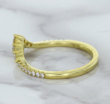 Load image into Gallery viewer, 0.38ctw Diamond Pointed Band in 18K Yellow Gold
