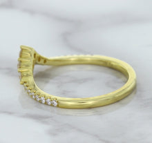 Load image into Gallery viewer, 0.38ctw Diamond Pointed Band in 18K Yellow Gold