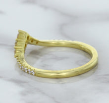 Load image into Gallery viewer, 0.38ctw Diamond Pointed Band in 18K Yellow Gold